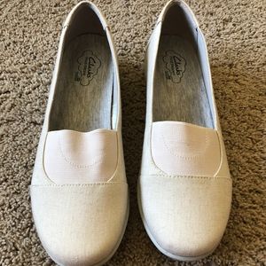 NWOT Clarks Cloud Stepper Beige Womens Size 9